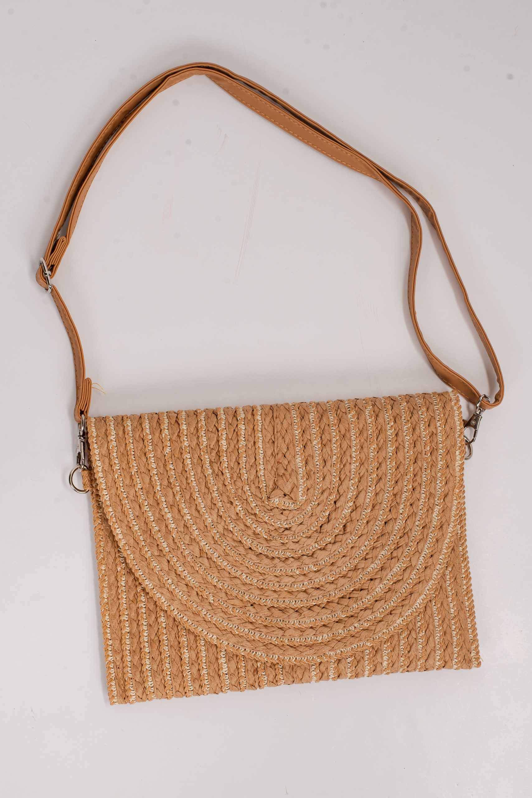 shopdressup_tan_straw_clutch-4.jpg